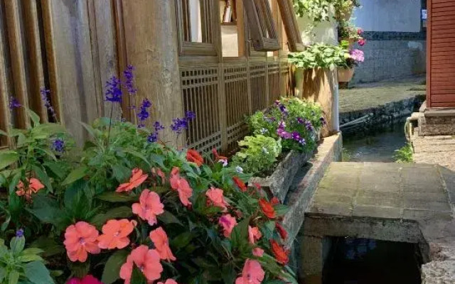 Hua Miao Inn (Lijiang Old Town)