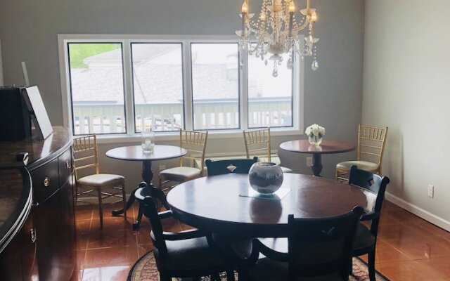 Villa On The River Inn