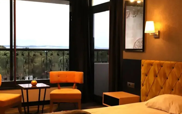 Enki Royal Cesme Hotel