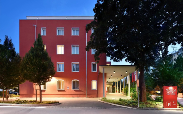 NOVINA HOTEL Tillypark