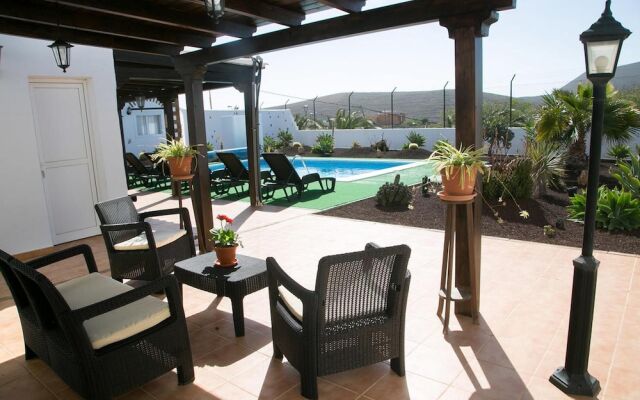 Villa With 4 Bedrooms in Las Palmas, With Wonderful Mountain View, Private Pool, Enclosed Garden - 20 km From the Beach