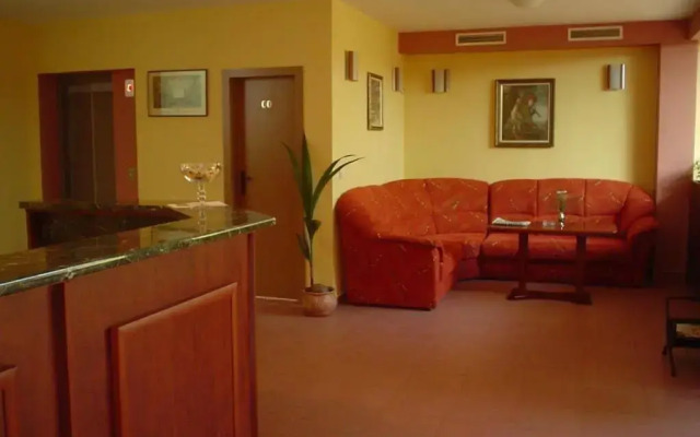Caprice Family Hotel