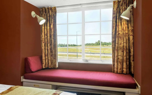 Microtel Inn & Suites By Wyndham Tuscaloosa – East