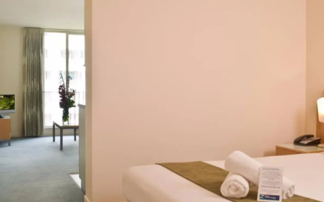Astelia Apartment Hotel