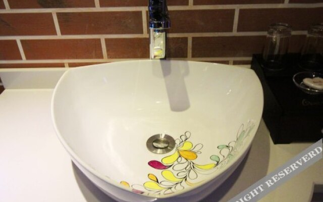 Shi'ai Couples' Hotel