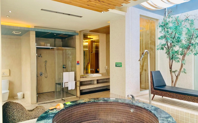 Her Home Spa Motel Chiayi