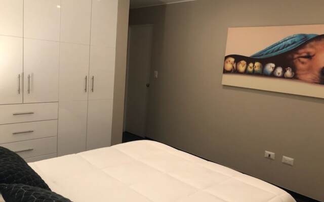 El Golf Los Incas Luxury Apartment