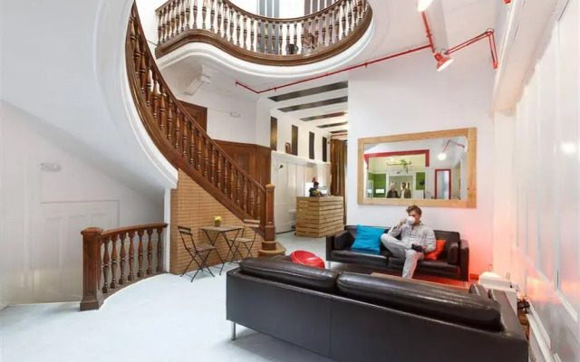 Hip Hostel