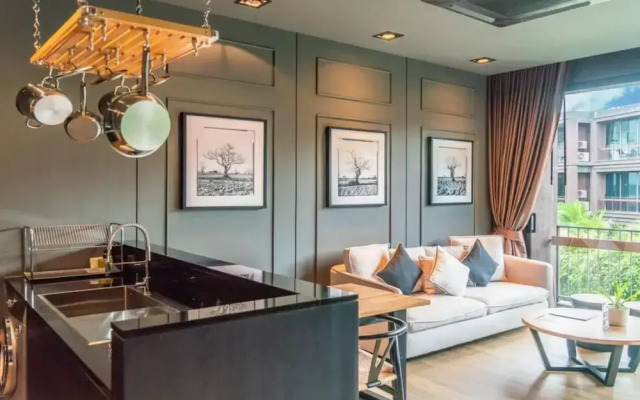 Luxury King Bed Apartment With Pool View and Sauna