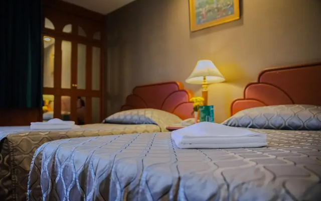 Baiyoke Suite Hostel