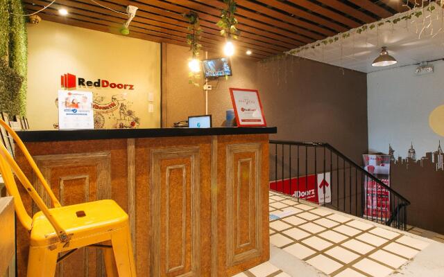 RedDoorz near Fishermall Quezon City