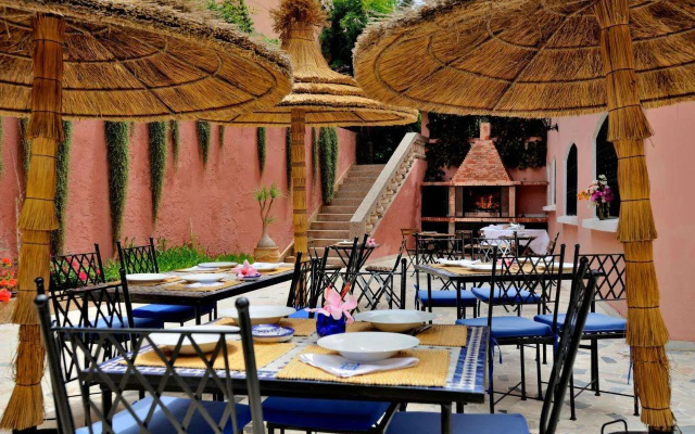 Lhostel
