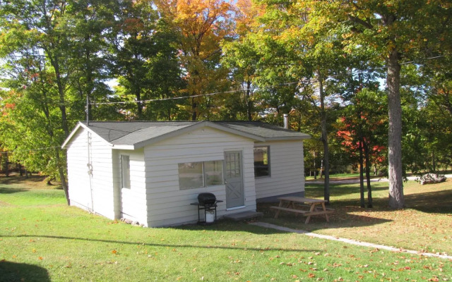 Quiet Bay Inn & Café