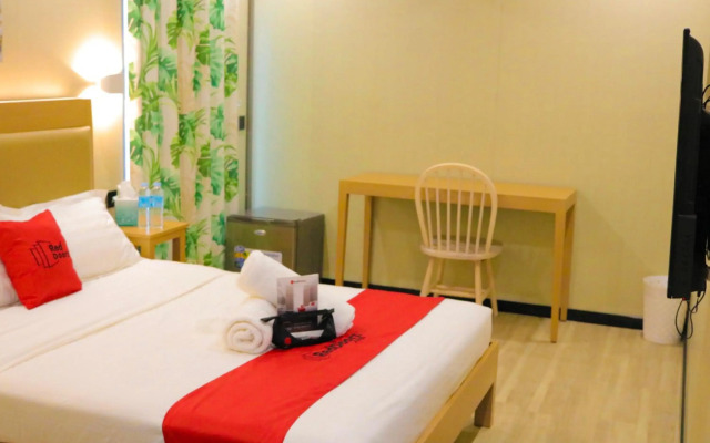 RedDoorz Plus @ AS Fortuna Cebu