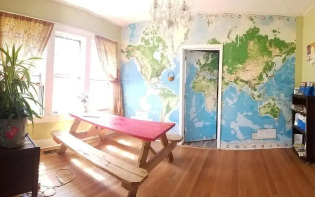 Bon Paul & Sharky's Hostel