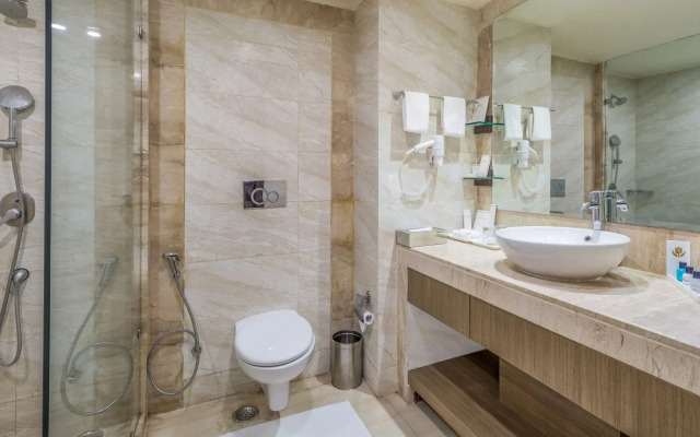 Golden Tulip Suites Gurgaon