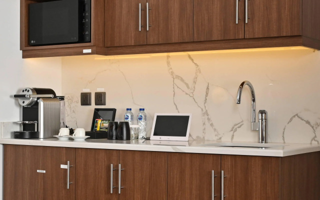 Comfort Hotel Jeddah King Road