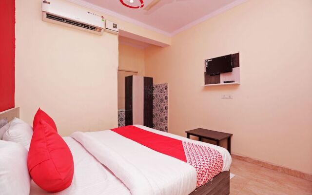 OYO 37246 New Hotel Swastik