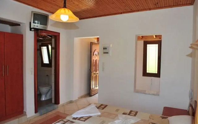 A Spacious and Bright Studio With Balcony No1111