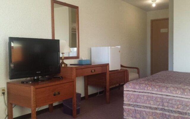 Maple Creek Motor Inn