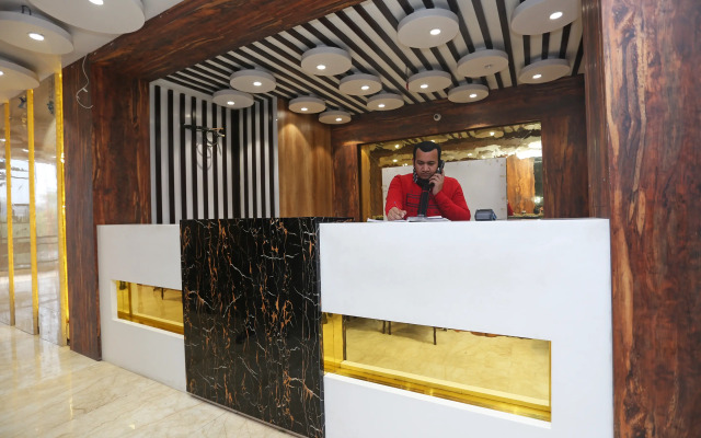 OYO 27864 Hotel Samrat