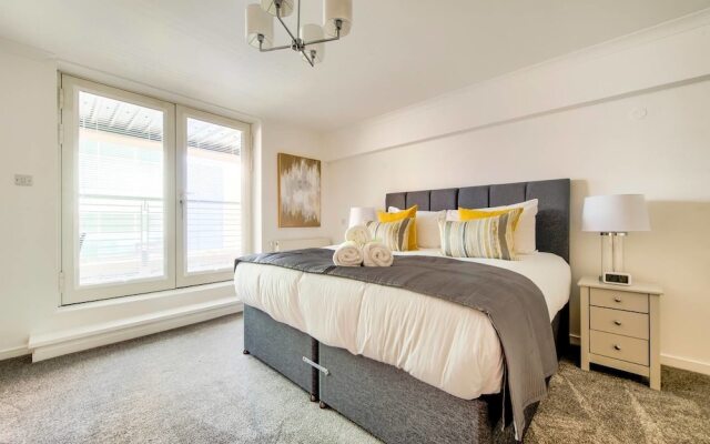 Stunning 2 Bed Apt in Merchant City With Parking