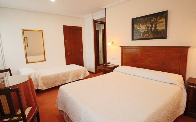 Hotel Santillana