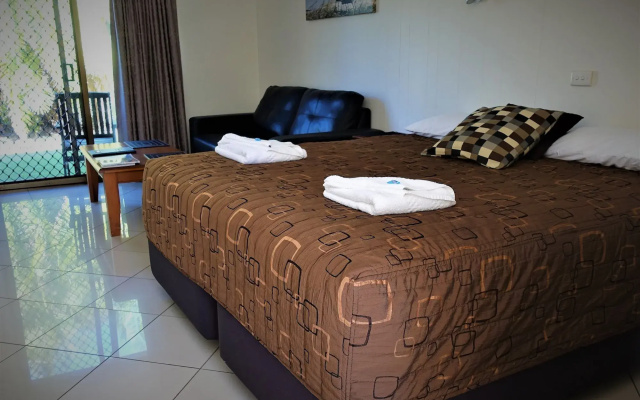 Pacific Palms Motor Inn