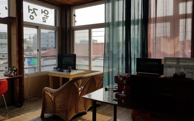 Woljeong view Guesthouse - Hostel