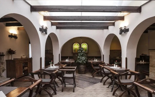 Excalibur Penzion a Restaurace