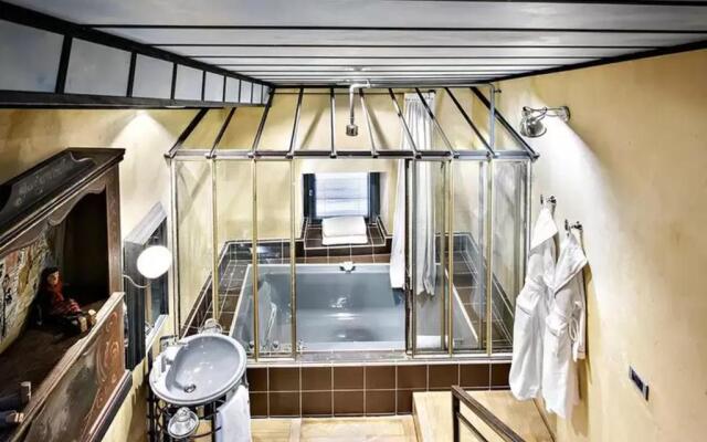 Cour des Loges Lyon, A Radisson Collection Hotel