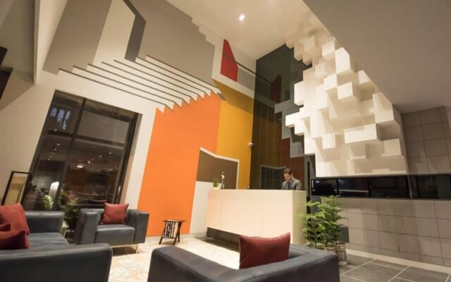 Hotel Gallery 67