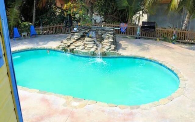 Maya Breeze Inn