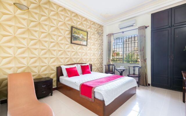 OYO 626 Quy Loc Hotel