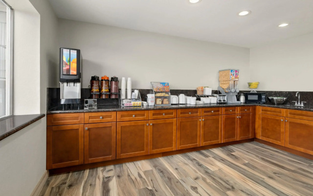 Super 8 By Wyndham Houston/Dtwn/I-610