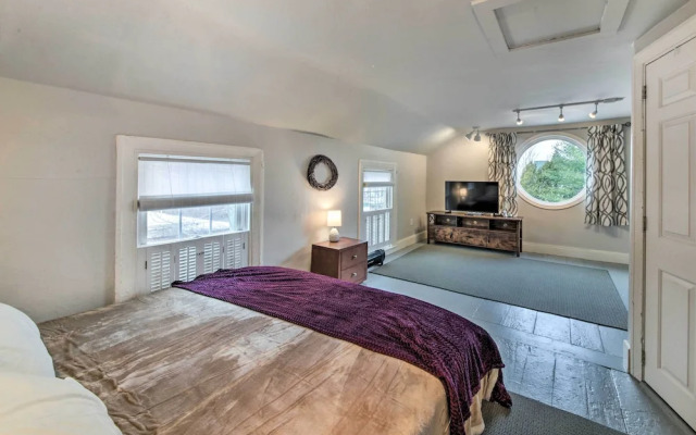 Charming Belfast Home, Walk to Downtown!