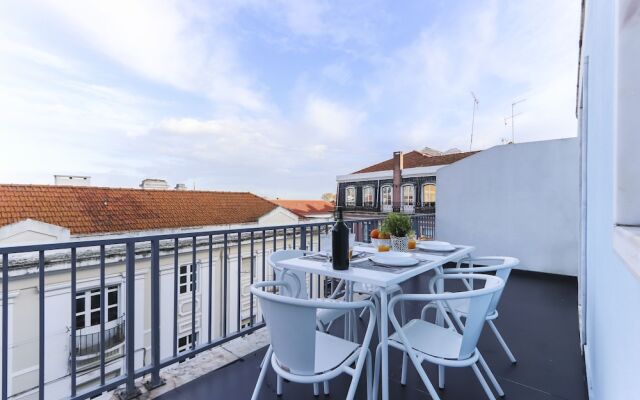 Estrela Terrace by Homing