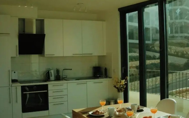 White Cloud Apartments