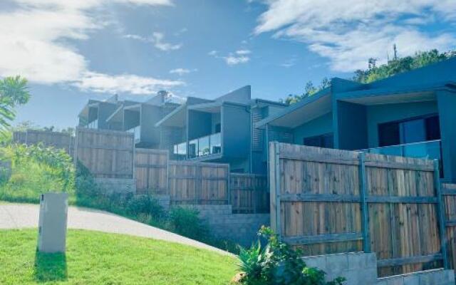 Daydreaming Airlie Beach, Water Views And Only 200M To Boardwalk.