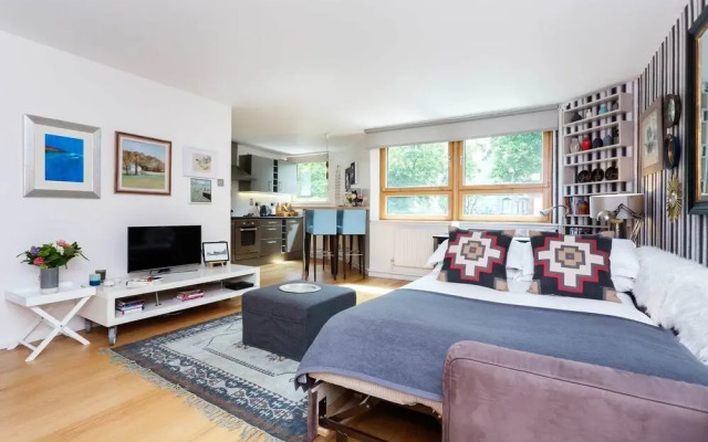 Studio on the Thames