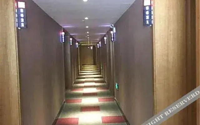 Shankee Hotel (Zhashui Bus Station)