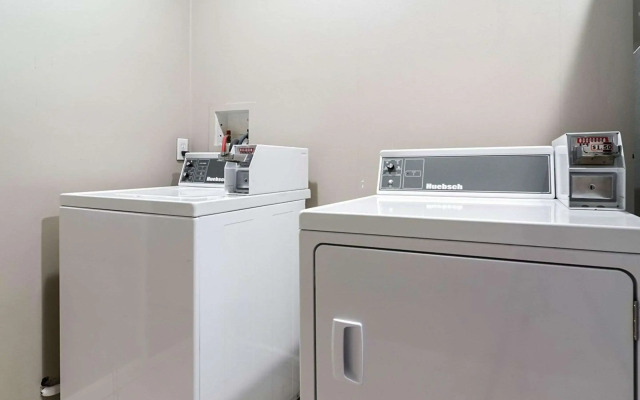 Rodeway Inn & Suites Williamsburg Central