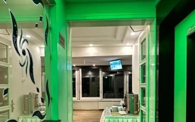 Headman Hotel