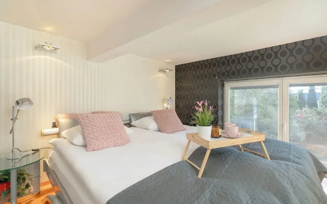 Apartament Przyszłości Kraków by Renters