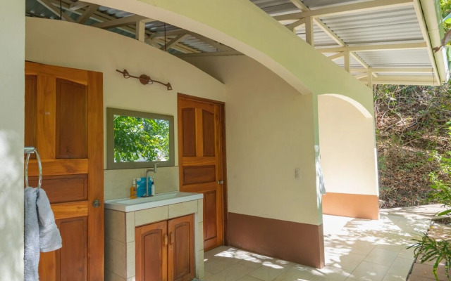 Los Vivos Beachfront Experience