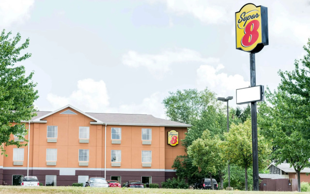 Super 8 by Wyndham Mars/Cranberry/Pittsburgh Area