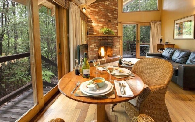 Woodlands Rainforest Retreat