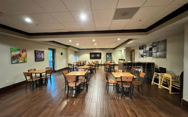 Sleep Inn & Suites Madison - Monona