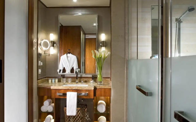 Sheraton Grand Shanghai Pudong Hotel & Residences