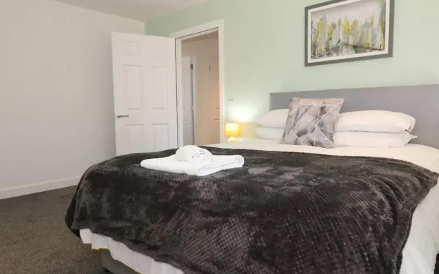 Railway House 5 bed - Maryhill
